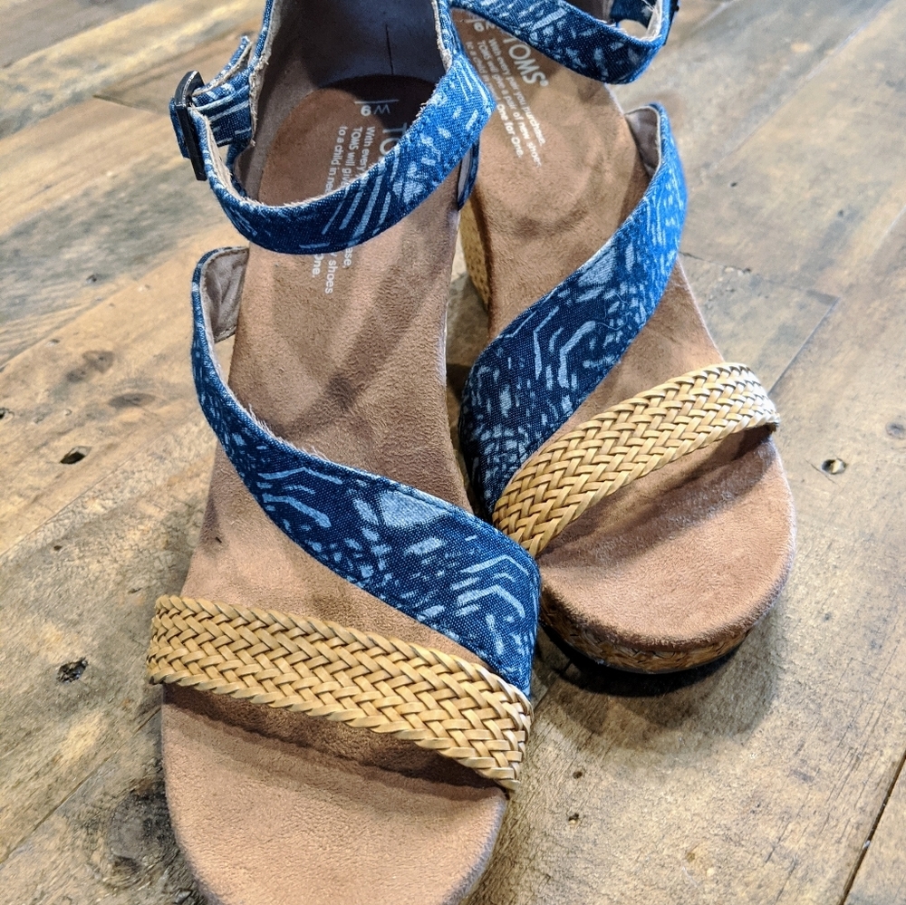 TOMS Clarissa Wedge Sandal